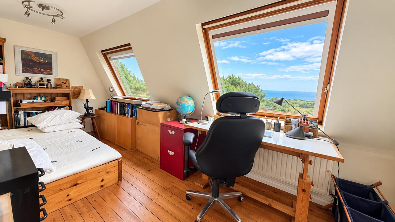 The Close, Fairlight